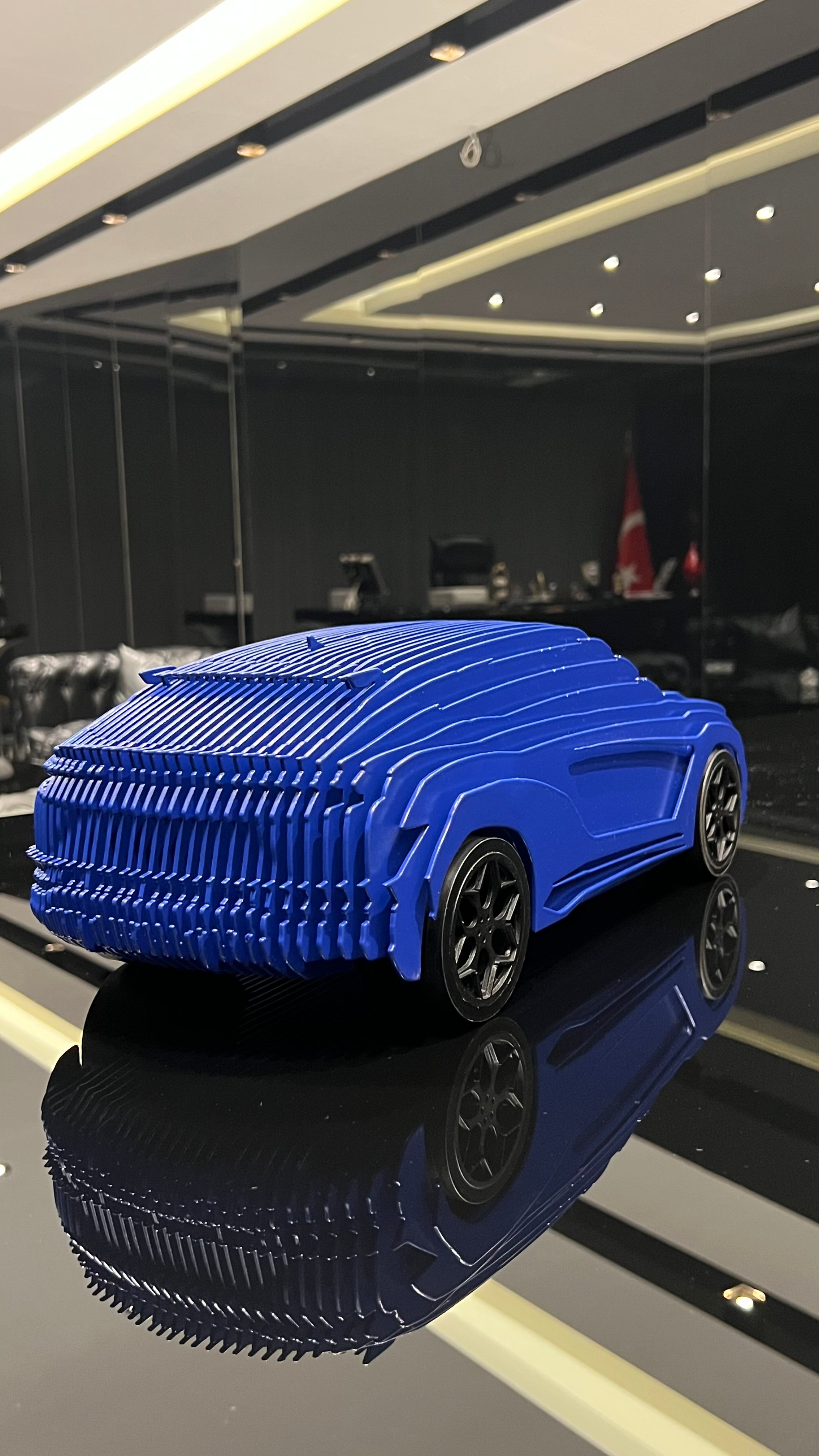 Lamborghini Urus Heykeli