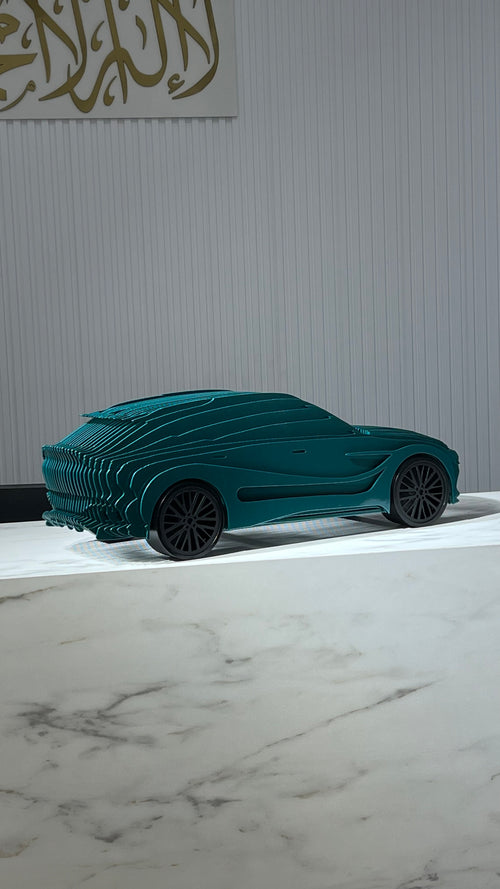 Aston Martin DBX707 Heykeli