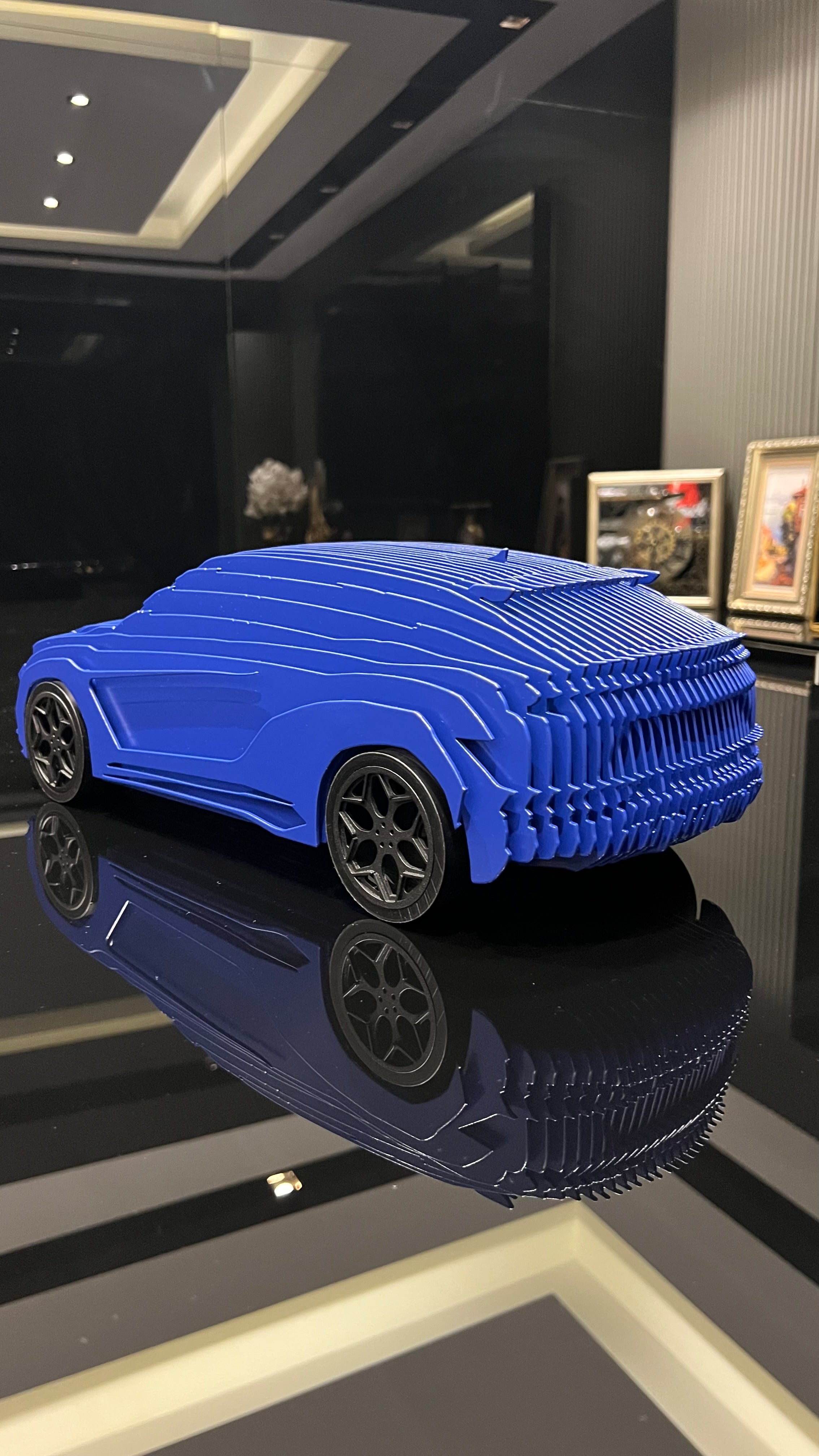 Lamborghini Urus Heykeli